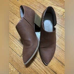 Melrose Ave Size 7.5 Vegan Leather Cutout Block Heel Booties  Cheetah